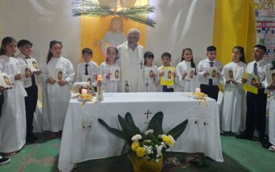 Más de 25 niños/as toman la Primera Comunión en nuestra parroquia