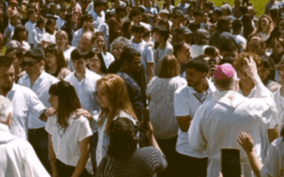 Más de 50 adolescentes, jóvenes y adultos confirman su fe en nuestra celebración del 50 aniversario